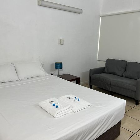 Shell Motel Боуен Екстериор снимка